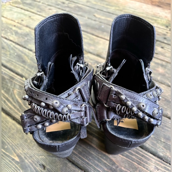 DOLCE VITA OPEN BACK STRAP BOOT - Picture 3 of 5